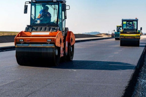 Цьогоріч на ремонт і будівництво доріг направлять 1,8 млрд гривень