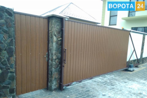 Из какого материала лучше изготовить уличные ворота в Одессе, рассказывают специалисты Ворота 24