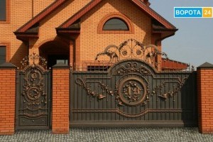 Изготовление кованых ворот в Харькове: рассматриваем производственные процессы вместе с ВОРОТА 24