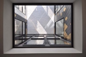 Архітектор малює світлом завдяки даховим вікнам FAKRO