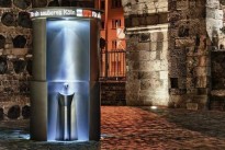  Туалеты "невидимки" появились на улицах европейских городов (Фото)