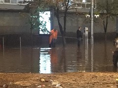 ТЦ «Гулливер» и улица Эспланадная оказались затоплены