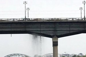 Почему разрушается легендарный мост Патона - эксперты