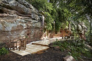 Бизнесмен из Британии построил дом мечты в австралийской пещере (ФОТО)