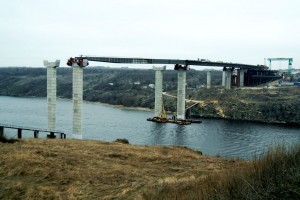 Ремонт запорожских мостов доверили новой организации