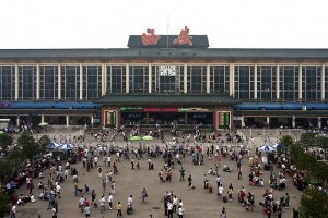 Пример для всех: в Китае за 9 часов заменили все рельсы на вокзале (фото)