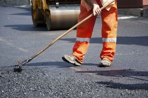 Азербайджанцы начинают ремонт дороги Киев-Чернигов