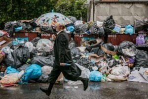 Кризис неплатежей может оставить украинские города без воды и с горами мусора