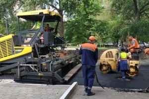 Понад 760 прибудинкових територій та міжквартальних проїздів у Києві відремонтують до кінця року - Кличко