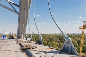 Подольско-Воскресенский мост: новые ванты уже монтируют, но еще осталась часть непригодных тросов (ФОТО)
