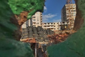 Взрыв дома на Позняках: демонтаж аварийного дома остановлен. Будут ли строить ТРЦ на месте здания?