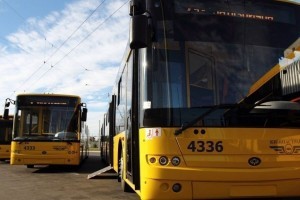 У працюватиме громадський транспорт у Києві: відміна та оновлення маршрутів