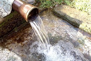 Предотвратить обезвоживание в условиях войны: как очистить непитьевую воду – рекомендации врачей