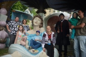 На Пейзажной аллее в Киеве появилась сказочная Алиса