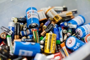 Як в Україні збирають та переробляють відпрацьовані батарейки?