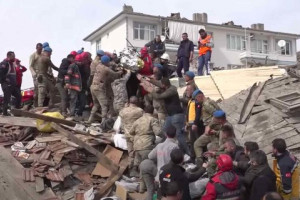 У Туреччині стався новий землетрус, зруйновано 22 будівлі (ВІДЕО)