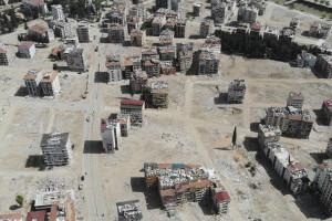 Зруйновані землетрусом турецькі міста після розчищення уламків, нагадують пустелю (ФОТО)