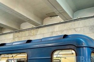 Строительные работы над станцией «Героев Днепра» повредили ее потолок 