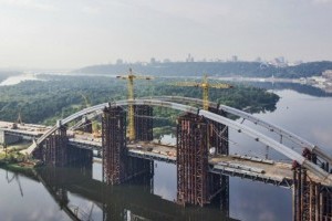 Киев заплатит еще 56 миллионов за проект достройки Подольского моста
