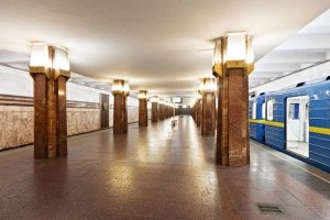 Вход на станцию «Героев Днепра» закрывают до сентября