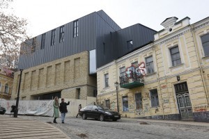Архитекторы: при реконструкции театра на Подоле нарушена жесткость здания
