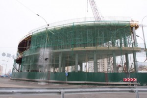 Скандальная стройка: на «Героев Днепра» построена уже половина ТРЦ (фото)