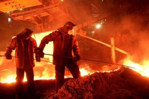 Металлурги прогнозируют спад производства стали и чугуна в апреле