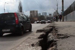 В Киеве занялись старыми мостами: какие сооружения отремонтируют в 2017 году