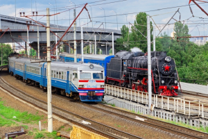 В июне в Украине "обкатают" новенький китайский электровоз