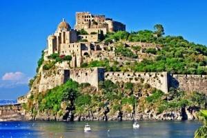 Власти Италии предлагают всем желающим брать в оренду средневековые замки и монастыри