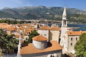 В Черногории продолжает резко дорожать жильё