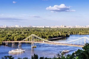 В Киеве планируют построить альтернативную "дорогу" на Труханов остров