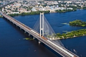 В Киеве перекроют движение на одном из мостов
