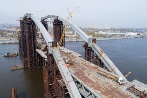 Киевсовет выделил крупную сумму на мост-долгострой