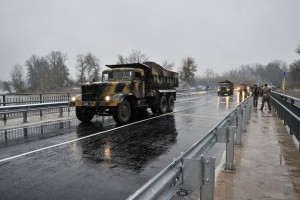 На Луганщине заново отстроили разрушенный боевиками мост (фото)