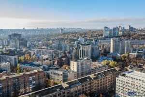 Вакантность бизнес-центров Киева в 2017 году снизилась почти вдвое