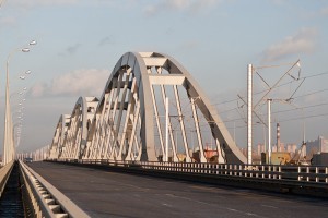 На строительстве Дарницкого моста в Киеве подрядчики украли 16 миллионов
