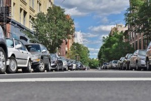 Без парковки во дворе: какую альтернативу предлагают украинцам