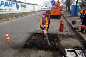 Власти Киева дополнительно выделили на ремонт столичных дорог более 1 миллиарда