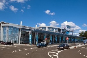 Аэропорт «Киев» планируют закрыть на год