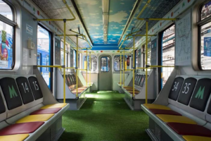 В киевском метро запустили вагон-стадион (фото)