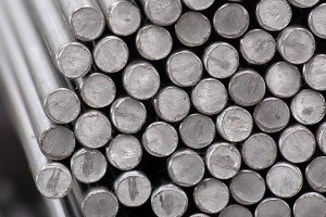 В мире сталь начала дешеветь рекордными темпами