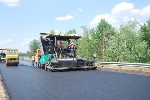 Омелян хочет взять кредит на обновление всех дорог в Украине за два года