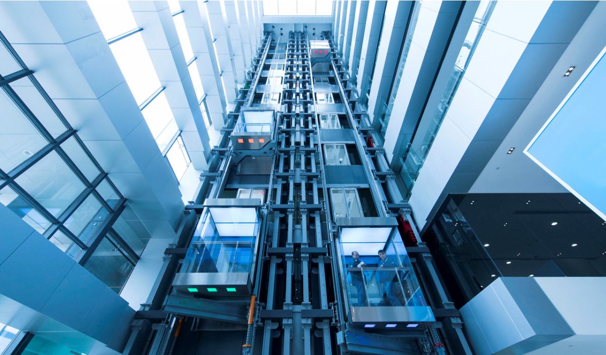 Панорамный лифт – отличное решение для торгово-развлекательных центров. Заказать изготовление панорамных лифтов в Украине можно в компании ALTIS-LIFT