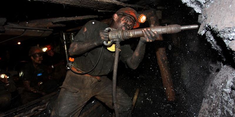 Средства на заработной платы шахтерам выделят во вред программе закрытия убыточных шахт, — министр финансов