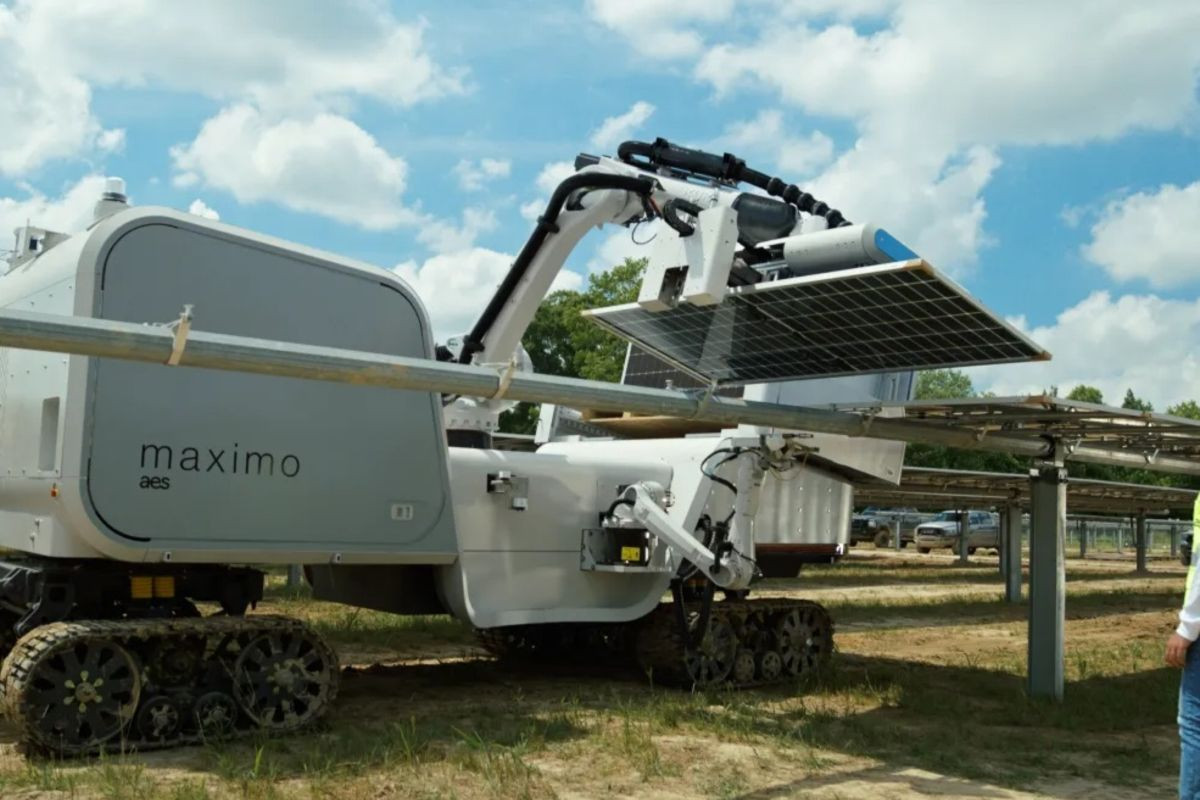 Робот встановлює сонячні панелі швидше за людські бригади (ВІДЕО)
