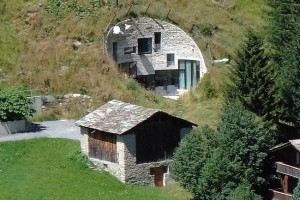 В Швейцарии появился отель не для слабонервных (фото)