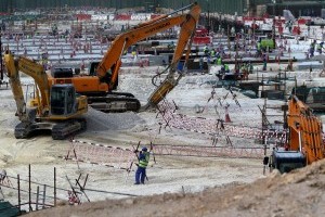 ЧМ-2022: в Катаре работники, как рабы, строят не стадионы, а мавзолеи (фото)