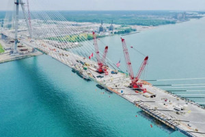 Трамп заявив, що не дозволить відкрити міст США - Канада без "повної компенсації"