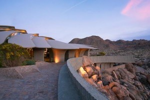 В плену природы: умопомрачительный дом в пустыне (Фото)